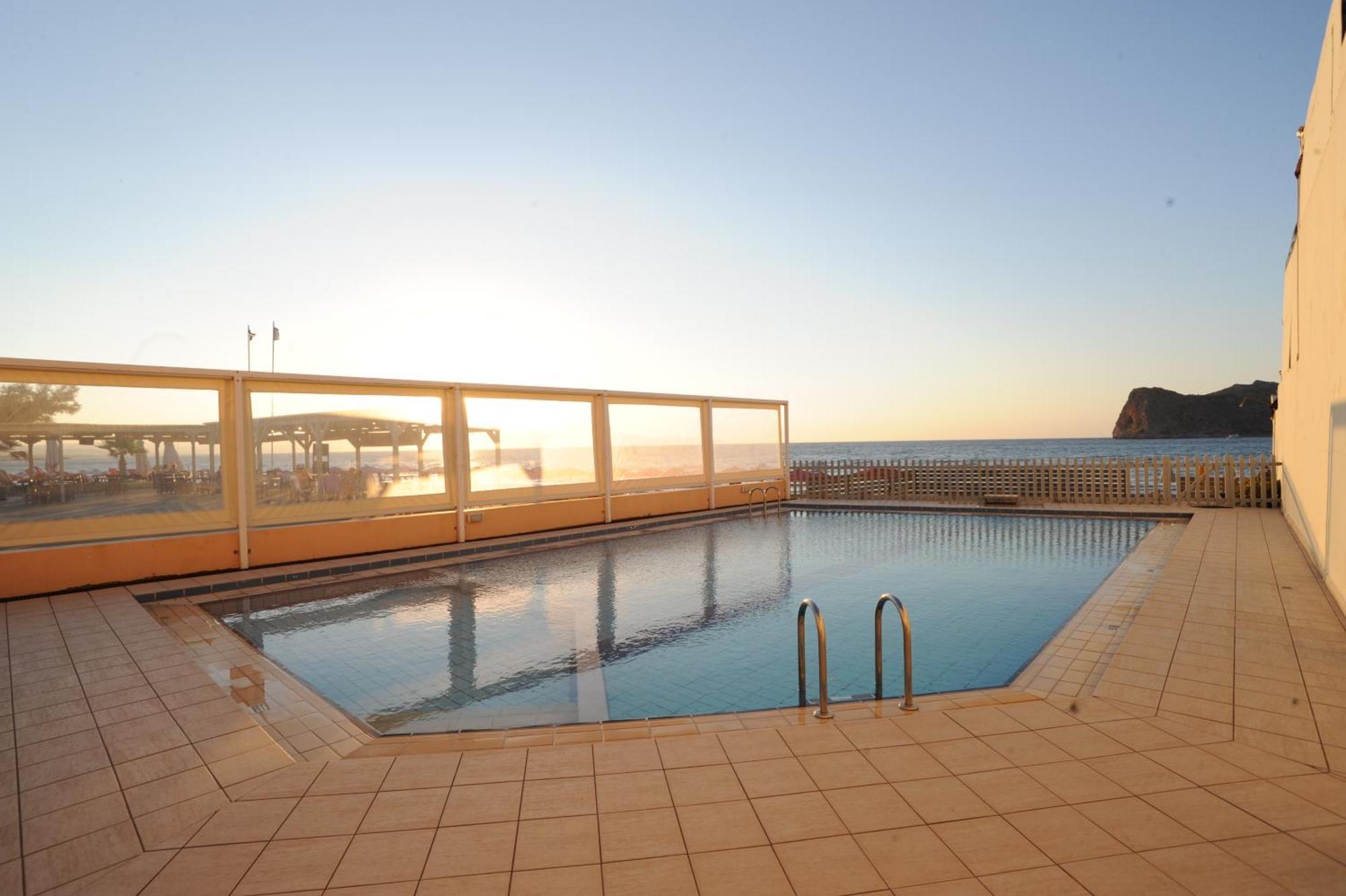 Agia Marina Georginaアパートホテル エクステリア 写真