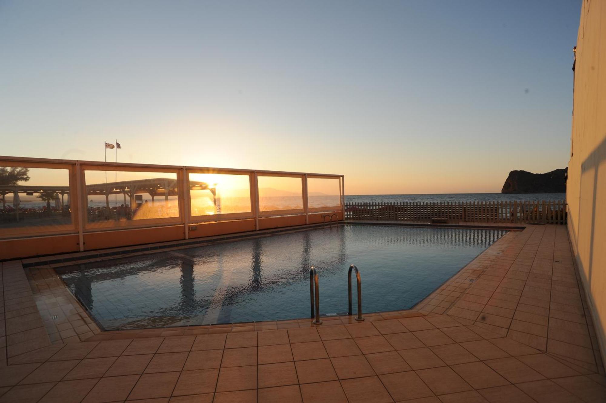Agia Marina Georginaアパートホテル エクステリア 写真