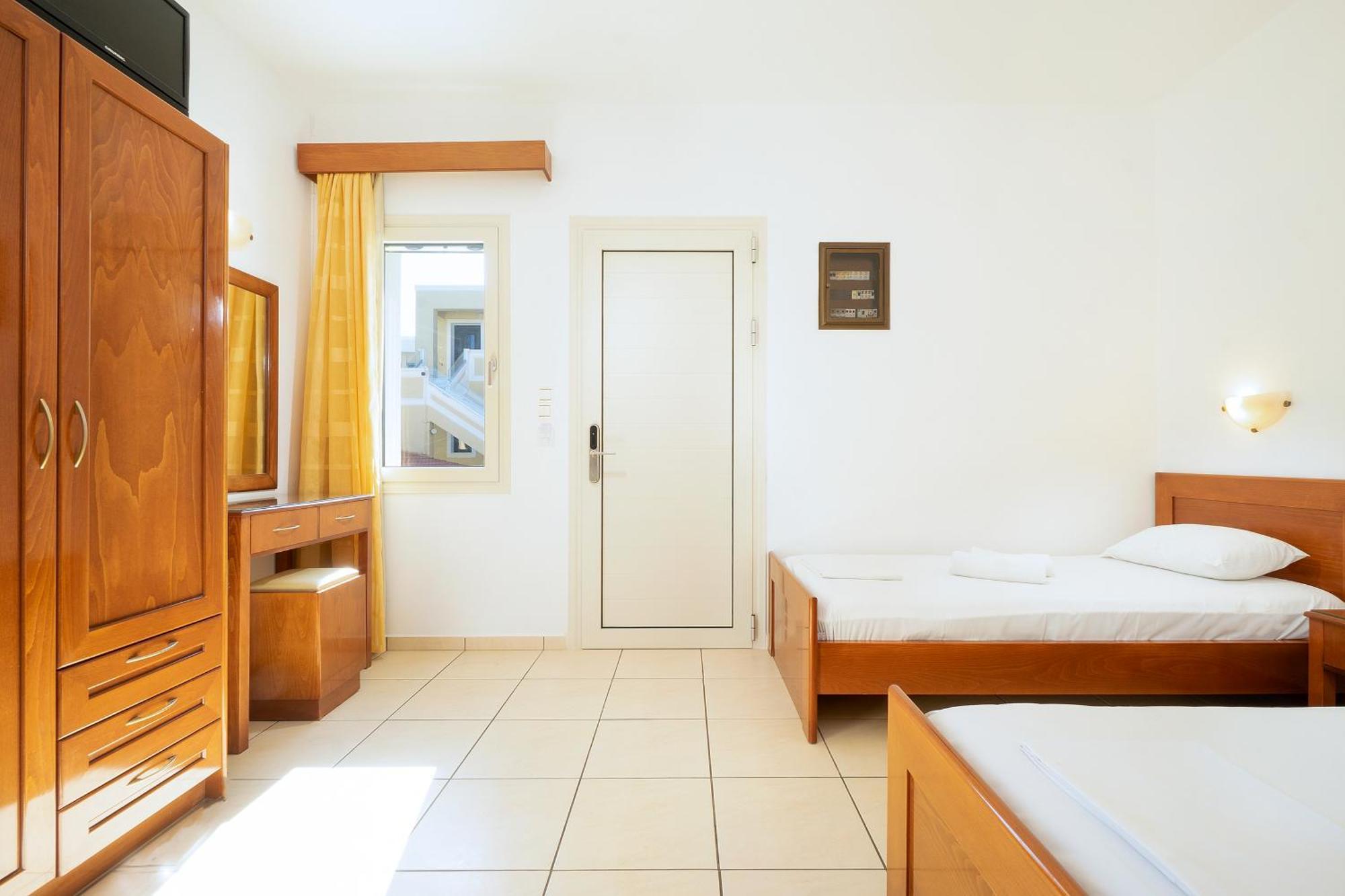 Agia Marina Georginaアパートホテル エクステリア 写真