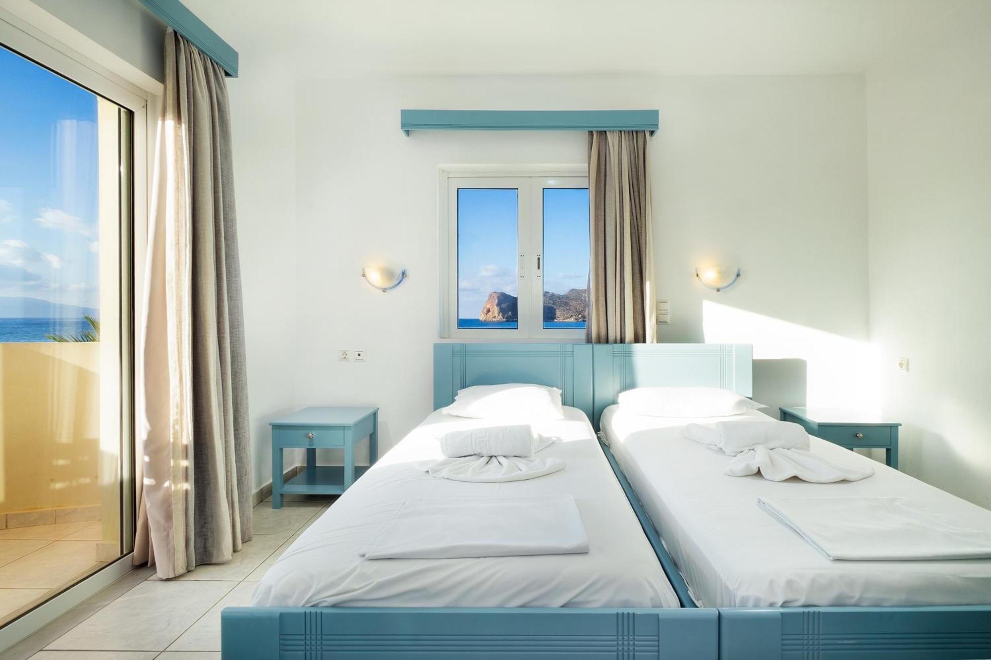 Agia Marina Georginaアパートホテル エクステリア 写真